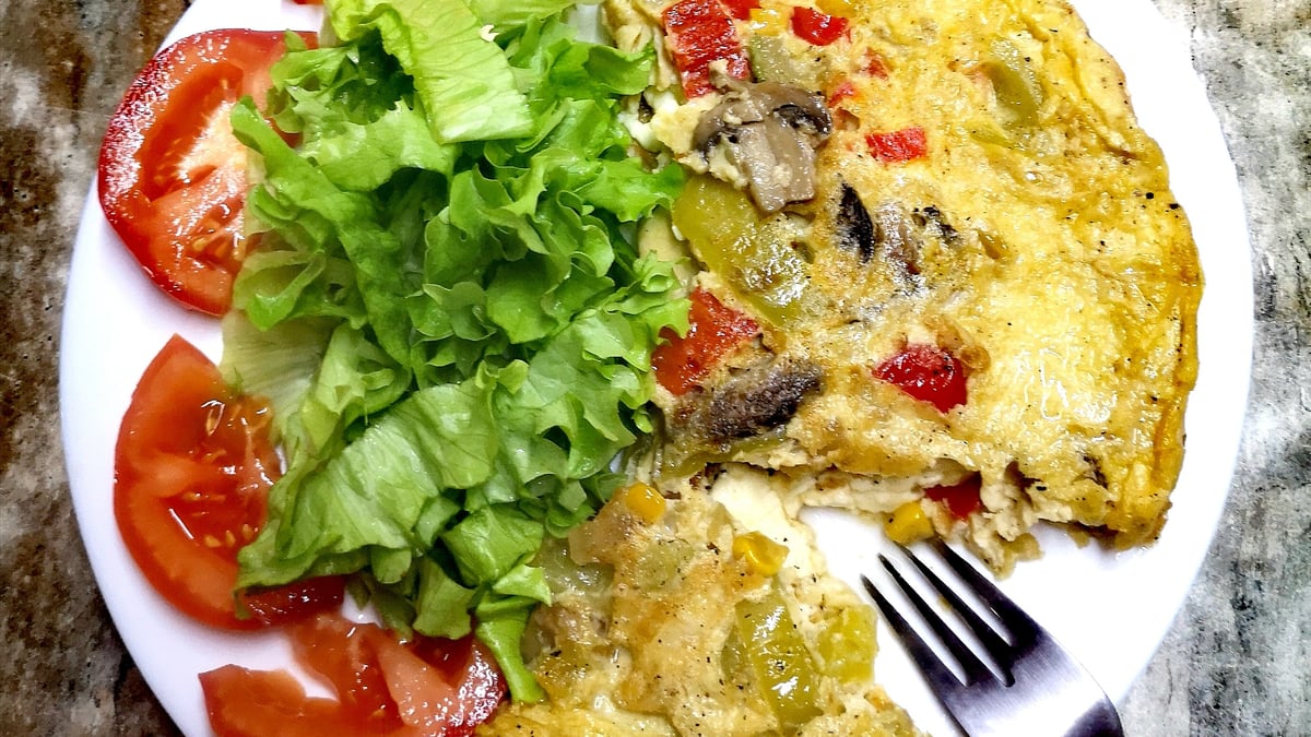 Eggs Cheese  Veggies Omelette  Small green salad