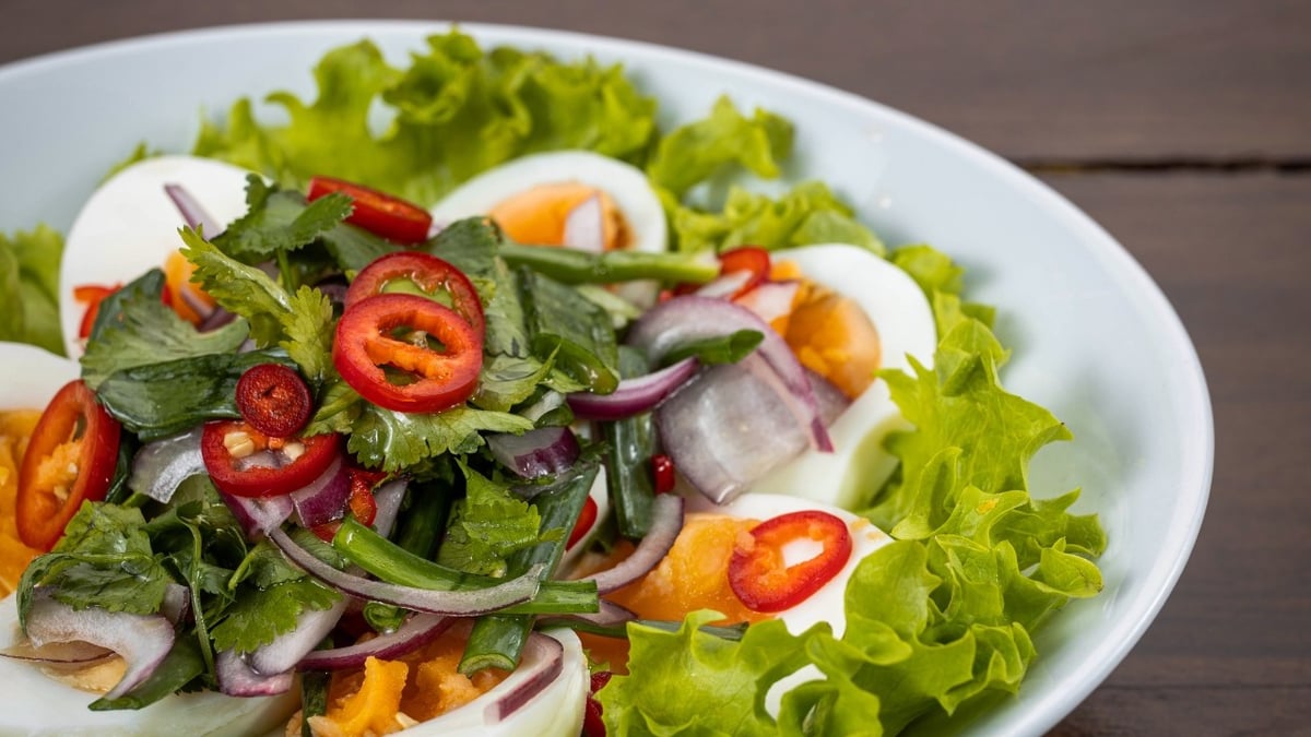 მოხარშული კვერცხის სალათი - Photo 10
