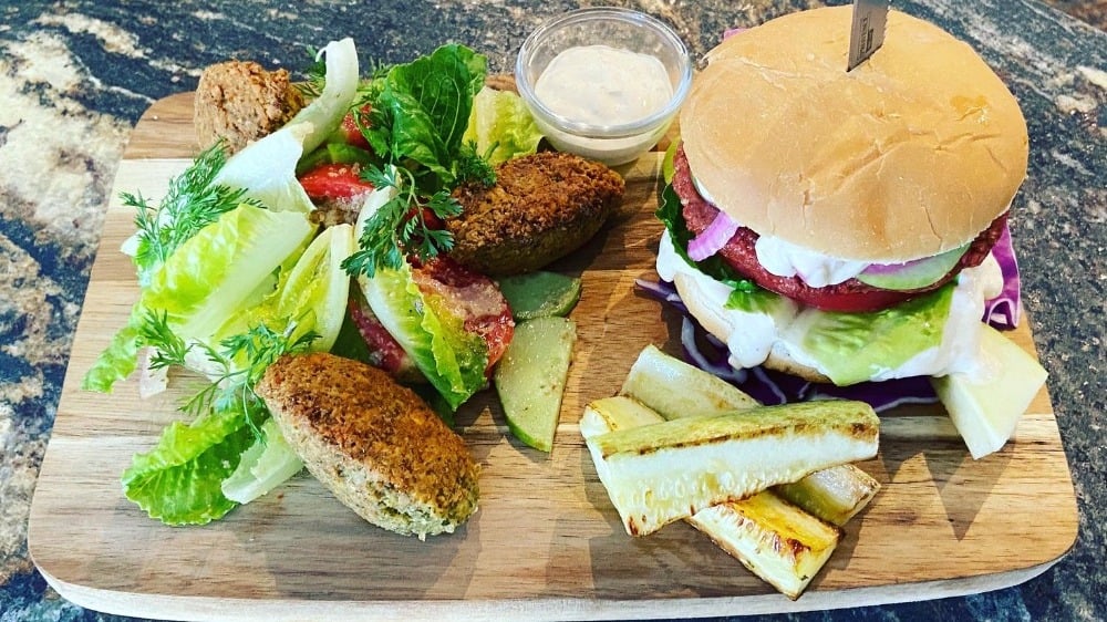 Vegan Burger  Falafel  Georgian Salad - Photo 3
